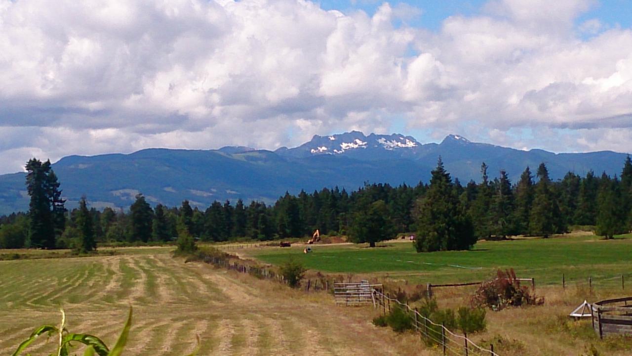 Paradise Acres Ranch Nanoose Bay Exteriör bild