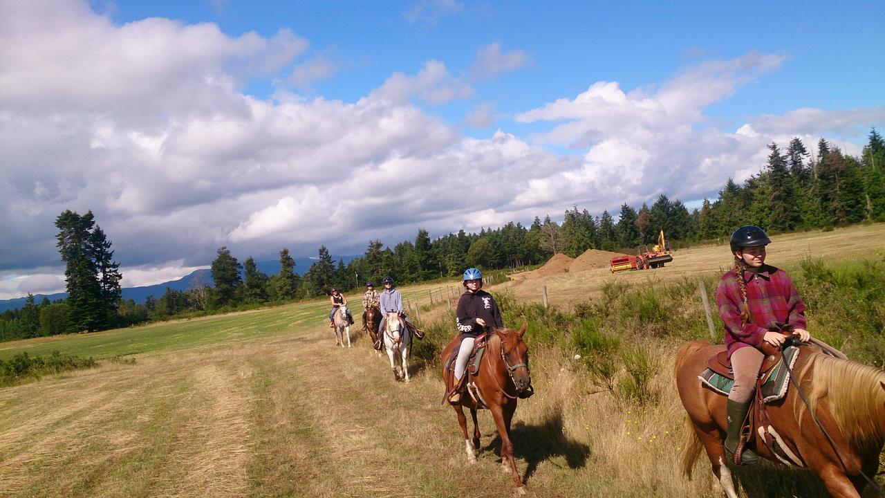 Paradise Acres Ranch Nanoose Bay Exteriör bild