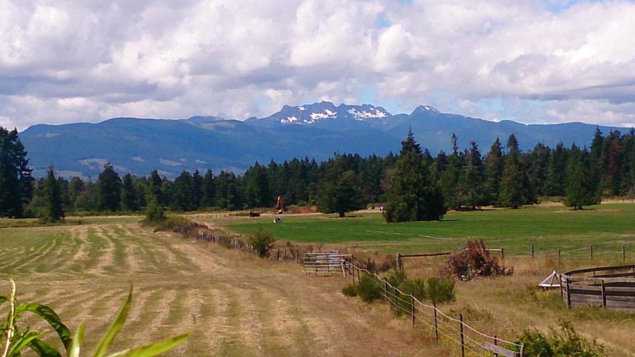 Paradise Acres Ranch Nanoose Bay Exteriör bild